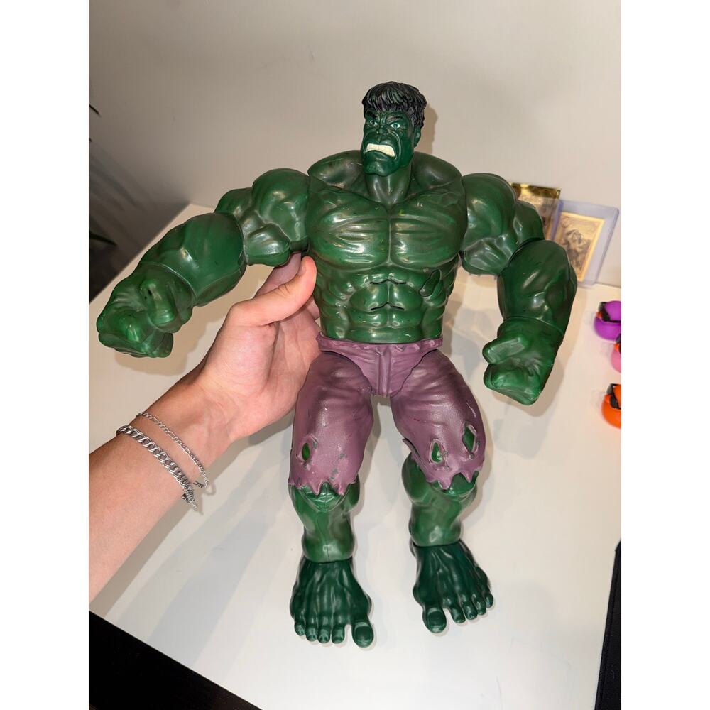Marvel Disney Store Large 14" Talking Incredible Hulk Action Figure (WORKING)